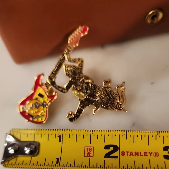 RARE Hard Rock Cafe | Madrid | Frankfurt | Bangkok |Guitar Logo Pins - Picture 7 of 10